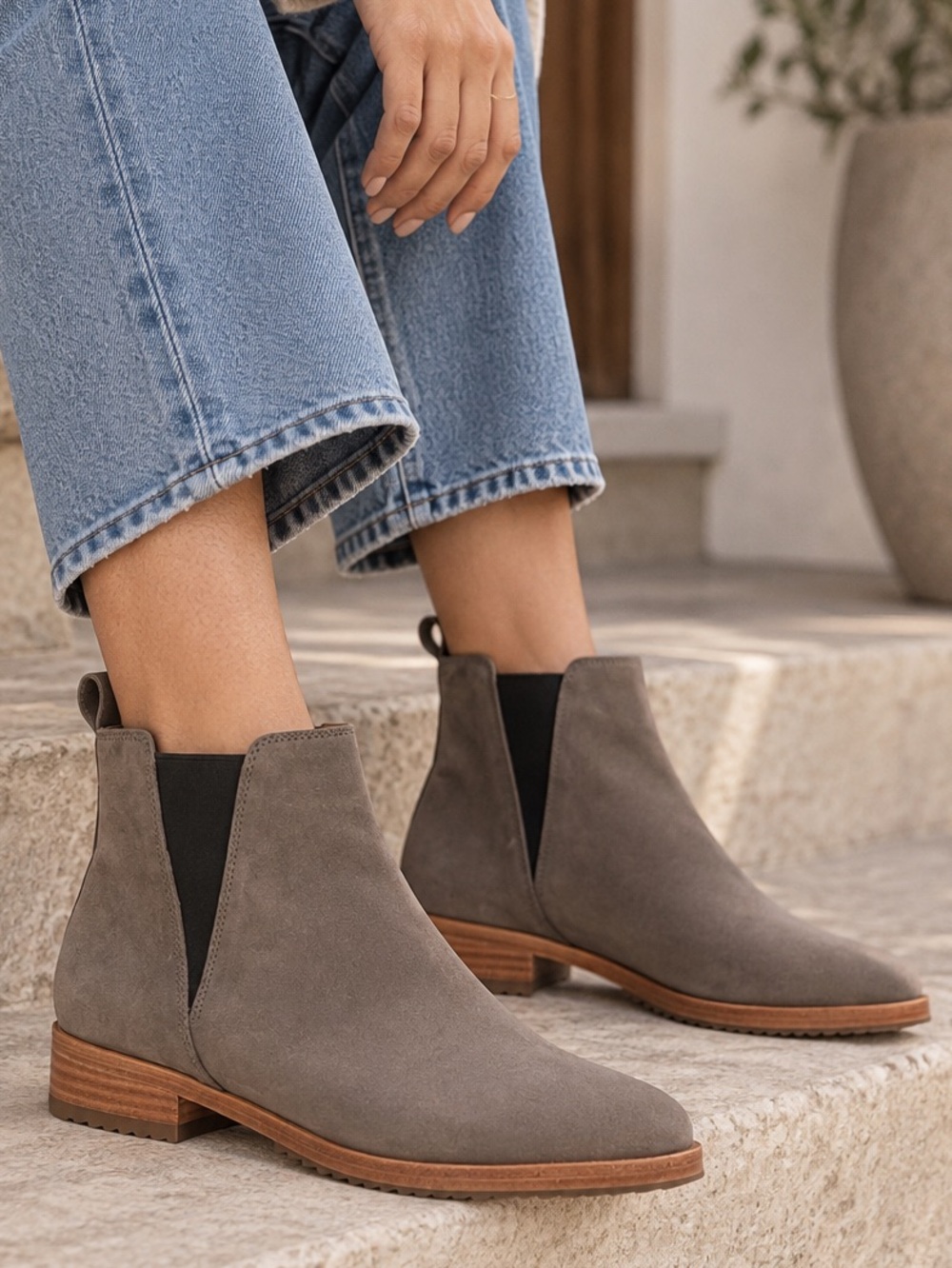 Nisolo Eva Everyday Chelsea Boot Suede Grey Size 9.5 $228